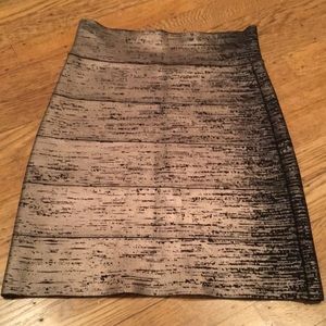 BCBG bandage skirt in silver/black print